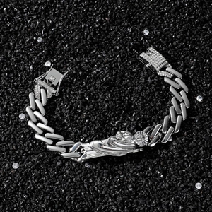Hip-Hop Saint Jude Anhänger Armband mit silbernen kubanischen Gliedern und Pavé-Zirkonia