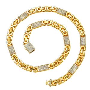 Collier chaîne hip-hop pour hommes avec maillons géométriques sertis et boucles en forme de C