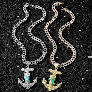 Pendentif ancre Saint Jude glacé avec chaîne cubaine en finitions or et argent
