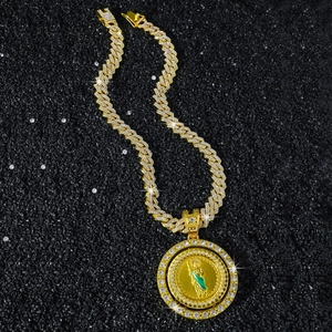 Collier Pendentif Saint Jude Hip Hop Iced Out Statue en Émail Vert Rotatif Chaîne Gourmette en Alliage de Zinc Bijoux