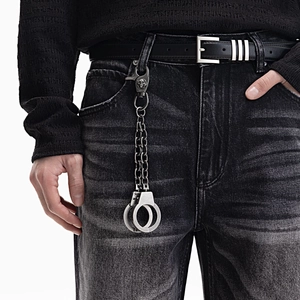 Chaîne de pantalon punk argentée avec pendentif menottes et fermoir mousqueton
