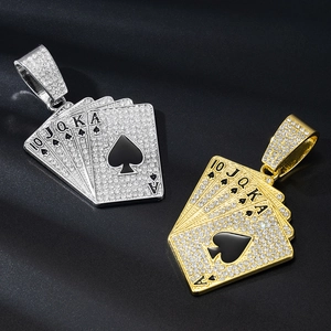 Hiphop ketting met royal flush poker hanger en kristallen in goud en zilver