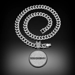Cadena cubana helada y colgante redondo con letras de diamante KOHDUBOY