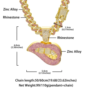 Gedetailleerde afmetingen van de roze strass lip hanger en hip hop cubaanse ketting