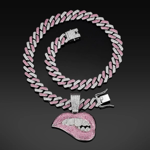 Hip hop sieradenset met roze zirkonia Cubaanse schakelketting en lippen hanger model