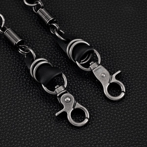 Chaîne de pantalon gothique avec spirales à ressort et double fermoirs mousquetons
