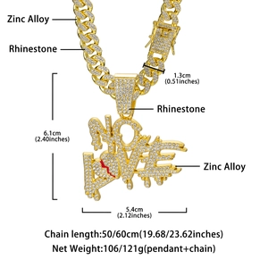 Détail du pendentif NO LOVE cœur brisé doré et dimensions de la chaîne cubaine