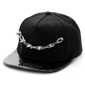 Casquette snapback hip hop avec chaîne à pointes et visière en similicuir de crocodile