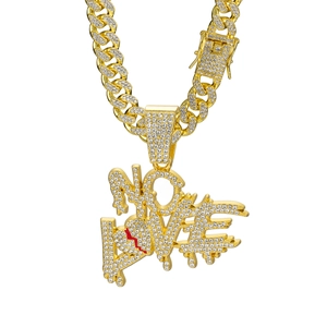 Chaîne cubaine dorée hip-hop avec pendentif NO LOVE cœur brisé et strass brillants