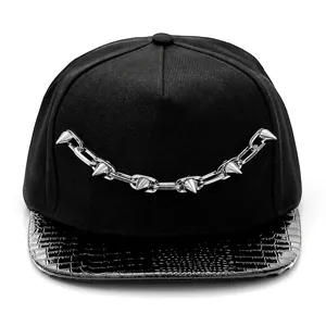 Casquette De Baseball Punk Avec Chaîne En Métal Et Rivets Unisexe Visière En Similicuir Coton Hip Hop Snapback Mode Urbaine