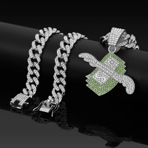 Pendentif ailes argenté avec pierres vertes et collier à grosse chaîne Cuban link