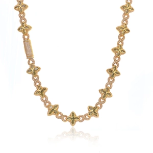Luxurious gold clover Cuban chain necklace with sparkling moissanite and pave diamonds