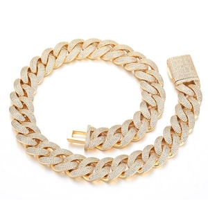 Chaîne à maillons cubains de 20mm pour hommes avec finition dorée et pierres brillantes