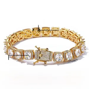 Détail d'un bracelet tennis hip hop de 10mm en laiton plaqué or et pierres de zircon