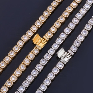 Détail de chaînes tennis hip-hop 5mm avec oxydes de zirconium carrés en or et argent