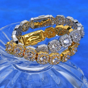 Détail de bracelets hip-hop en argent S925 moissanite iced-out en finitions or et argent