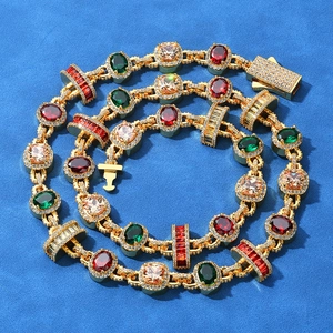 Collier gourmette hip hop avec pierres multicolores et fermoir serti de zircons