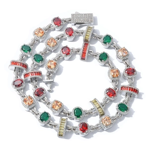 Collier hip hop avec pierres précieuses colorées et diamants micro-pavés sur chaîne