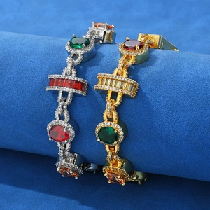 Bracelets hip hop sertis de pierres précieuses colorées en finitions or et argent brillant