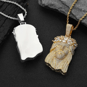 Collier hip hop avec pendentif tête de Jésus et zircons en finitions or et argent