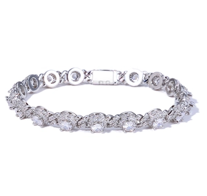 Detailed close-up of 7.5mm hip hop tennis bracelet with shimmering round-cut zircon stones