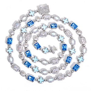 Collier chaîne argenté hip hop avec pierres d'opale bleues et breloques en croix mode