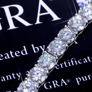 Macro detail of S925 sterling silver moissanite tennis bracelet with GRA certificate