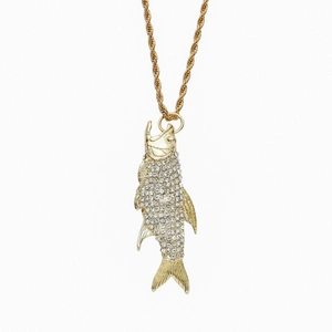Collier pendentif carpe style hip hop avec design poisson doré et strass brillants