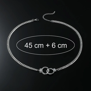 Collana hiphop con ciondolo a manette argentate e cristalli su catena cubana da 45+6 cm