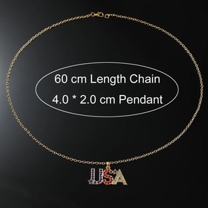 Collana hip-hop dorata con ciondolo USA tempestato di strass nei colori della bandiera
