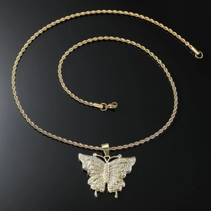 Collier pendentif libellule doré avec cristaux scintillants et chaîne corde élégante