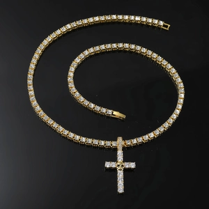 Collier hip hop chaîne tennis dorée avec pendentif croix et crâne serti de zircons