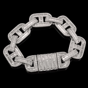 Bracciale cubano hip hop in argento con zirconi incastonati su maglie a catena spesse