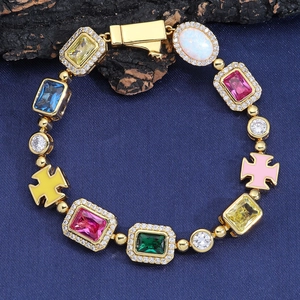 Bracciale hip hop dorato con zirconi colorati e pietre preziose in varie forme