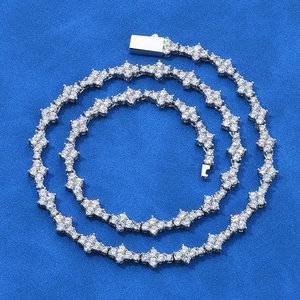 Détails de la chaîne tennis de 6,5 mm avec maillons floraux et zircons étincelants