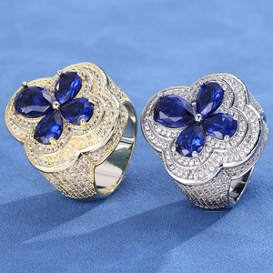 Luxury Copper Zirconia Clover Ring Hip Hop Flower Shape Inlaid Rhinestone Men Women Unisex Finger Jewelry