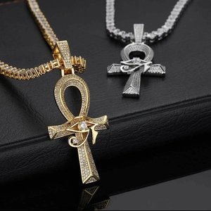 Collier hip hop Croix Ankh Œil d'Horus avec oxydes de zirconium en finition or et argent