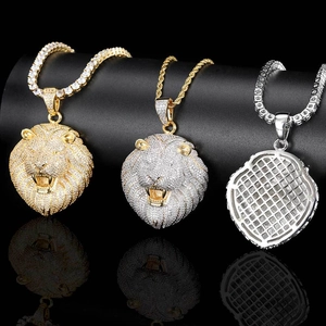 Pendenti a testa di leone hip hop con zirconi su collane placcate in oro e argento