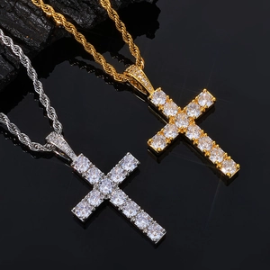 Grandi collane a croce hip hop in oro e argento con pietre di zircone su catene a corda