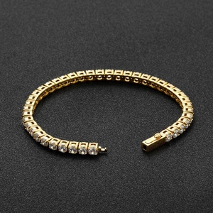 Classico bracciale tennis in acciaio inossidabile dorato da 4 mm con zirconi tondi