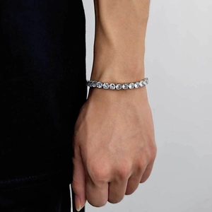Bracelet tennis classique en argent sterling 925 avec des pierres de moissanite rondes