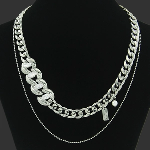 Collier Double Rang Avec Chaîne Gourmette en Fer et Chaîne à Billes en Cuivre Pendentif Zirconium Marquise Künstliche Perle Femme Bijoux Streetwear
