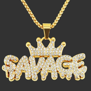 Collier Pendentif Couronne Lettre Savage en Alliage de Strass Hip Hop Longue Chaîne de Box Streetwear Bijoux Or Argent Homme Femme