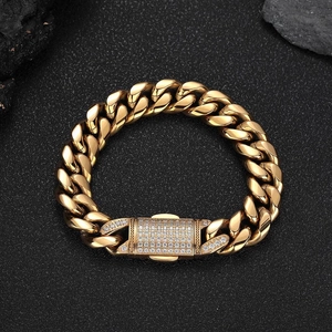 Bracciale a catena cubana placcato oro 18 carati con chiusura ghiacciata di diamanti