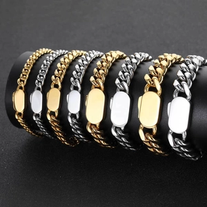 Bracelets à maille gourmette en acier poli avec plaque ovale gravée en or et argent