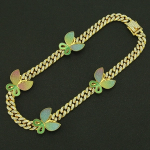 Chaîne cubaine dorée sertie de strass avec pendentifs papillons aux reflets pailletés