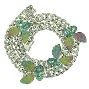 Collier chaîne cubaine argentée avec pendentifs papillons à paillettes dégradées