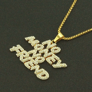 Collier pendentif lettres Young Money style hip hop avec strass étincelants dorés