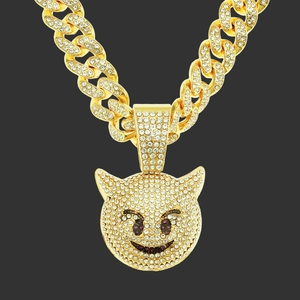 Collier Pendentif Petit Monstre en Alliage Strass Hip Hop Pour Hommes Femmes Iced Out Devil Emoji Chaîne Cubaine Bijoux Accessoire