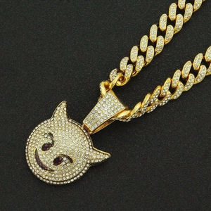 Chaîne cubaine hip hop avec pendentif visage de monstre givré en finition dorée